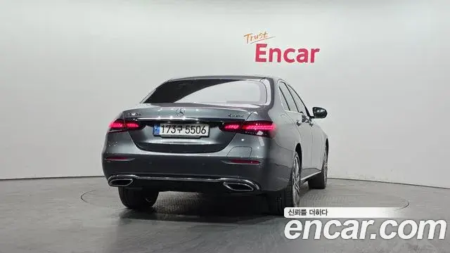 Mercedes-Benz E-Class 2022 — Şəkil 27/35