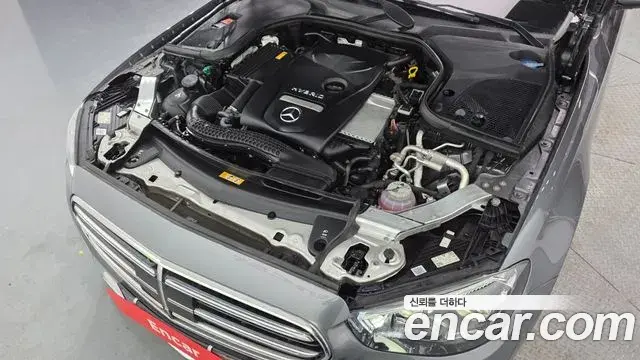 Mercedes-Benz E-Class 2022 — Şəkil 31/35