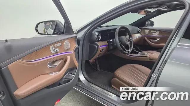 Mercedes-Benz E-Class 2022 — Şəkil 16/35