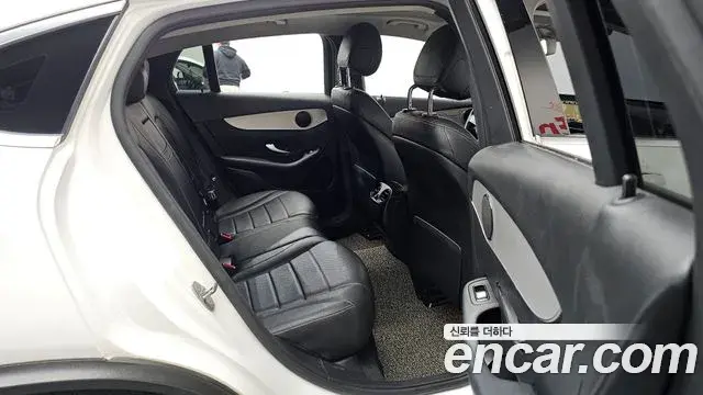 Mercedes-Benz GLC-Class 2018 — Şəkil 22/31