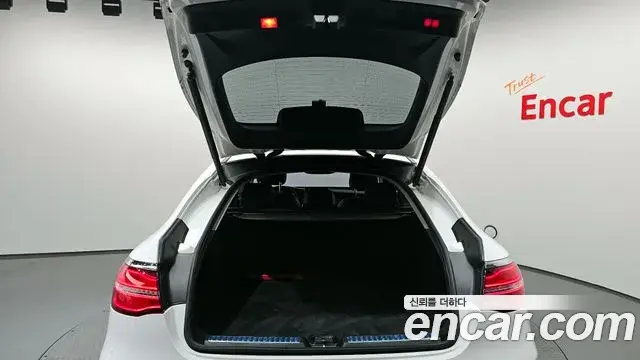 Mercedes-Benz GLC-Class 2018 — Şəkil 2/31