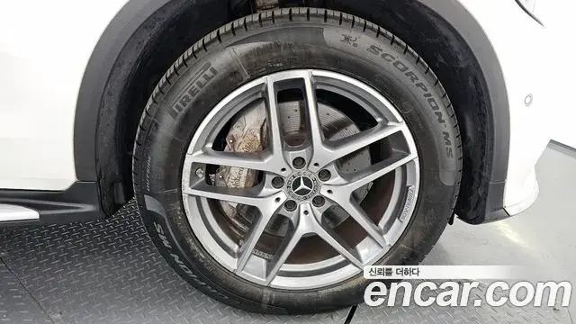 Mercedes-Benz GLC-Class 2018 — Şəkil 3/31