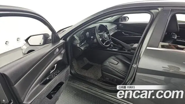 Hyundai The New Avante Hybrid 2021 — Photo 18/20