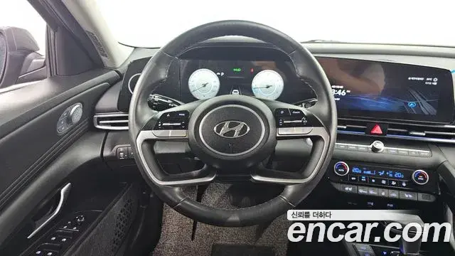 Hyundai The New Avante Hybrid 2021 — Photo 7/20