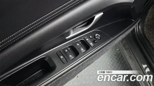 Hyundai The New Avante Hybrid 2021 — Photo 13/20