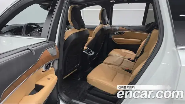 Volvo XC90 2019 — Şəkil 9/33