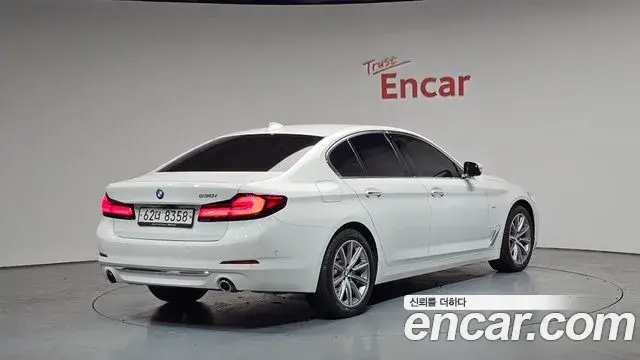 BMW 5 Series 2018 — Şəkil 5/34