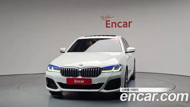 BMW 5 Series 2018 — Şəkil 31/34