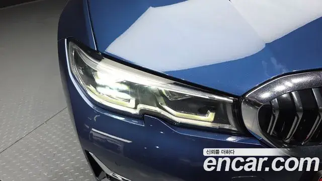 BMW 3 Series 2021 — Photo 17/31