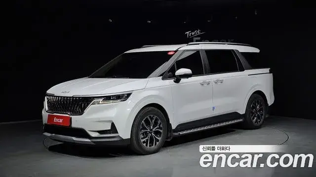 Kia Carnival 2021 — Фото 1/20
