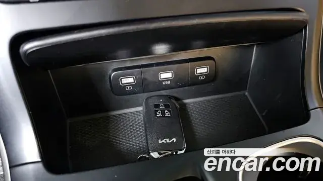 Kia Carnival 2021 — Фото 13/20