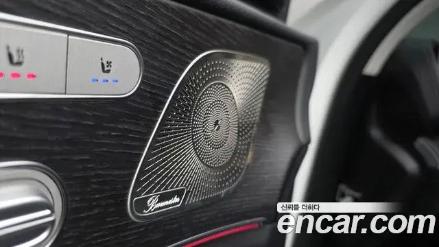 Mercedes-Benz GLE-Class 2022 — ფოტო 33/35