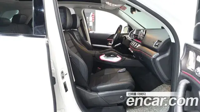 Mercedes-Benz GLE-Class 2022 — ფოტო 23/35