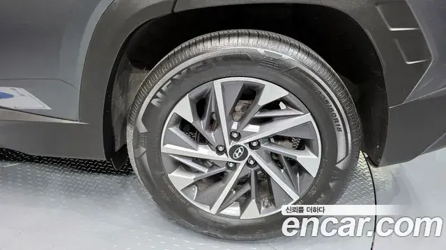Hyundai Tucson Hybrid 2022 — ფოტო 14/33