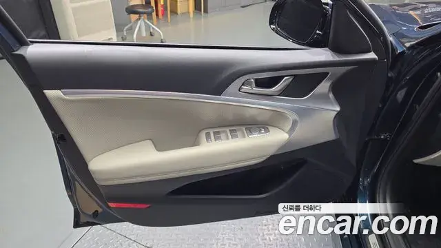 Genesis G70 2021 — Şəkil 29/30