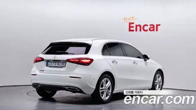 Mercedes-Benz A-Class 2025 — ფოტო 4/30