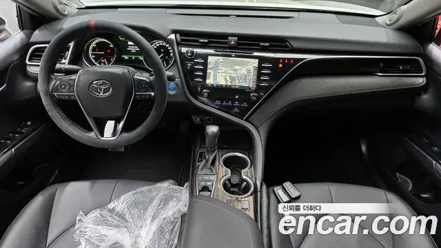 Toyota Camry 2018 — Şəkil 6/20