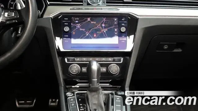 Volkswagen Arteon 2018 — Şəkil 15/20