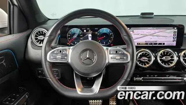 Mercedes-Benz GLB-Class 2021 — Şəkil 14/30