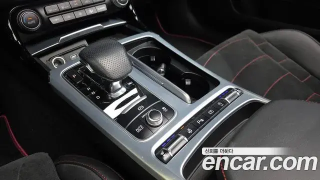 Kia Stinger Meister 2023 — ფოტო 8/35