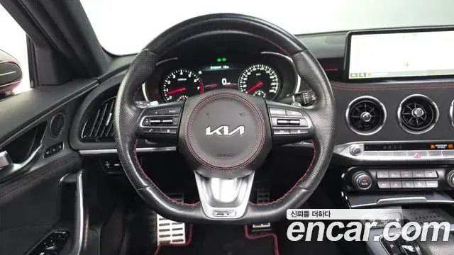 Kia Stinger Meister 2023 — ფოტო 12/35