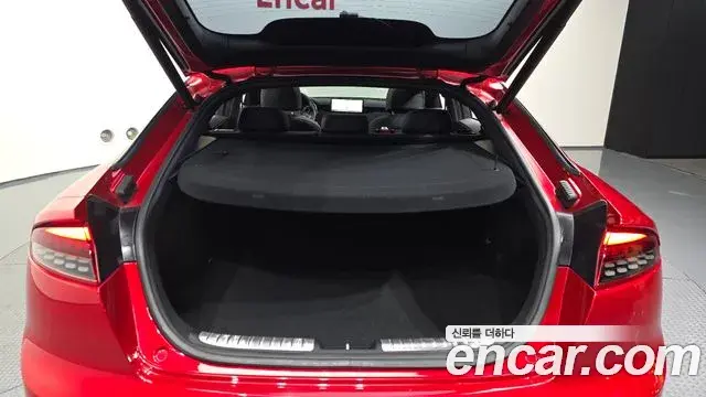 Kia Stinger Meister 2023 — ფოტო 27/35