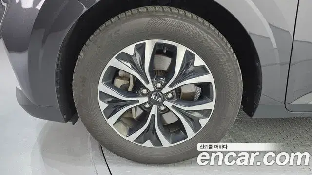 Kia Carnival 2020 — Фото 5/20
