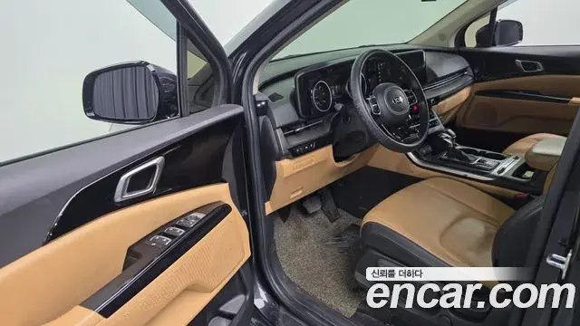 Kia Carnival 2020 — Фото 11/20