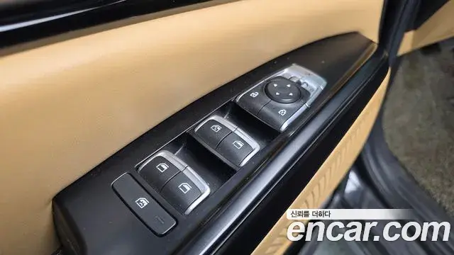 Kia Carnival 2020 — Фото 12/20