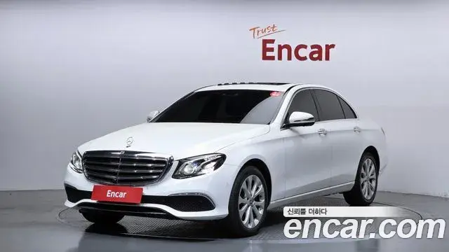 Mercedes-Benz E-Class 2018 — Photo 2/20