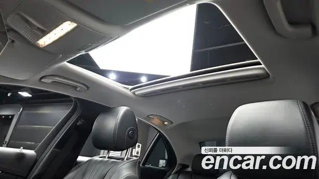Mercedes-Benz E-Class 2018 — Photo 20/20