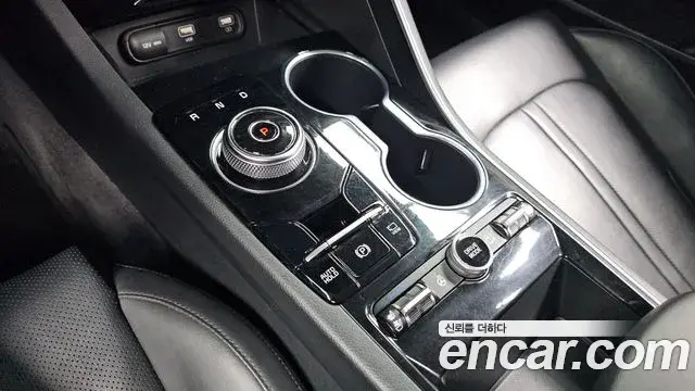 Kia K5 2020 — ფოტო 29/30