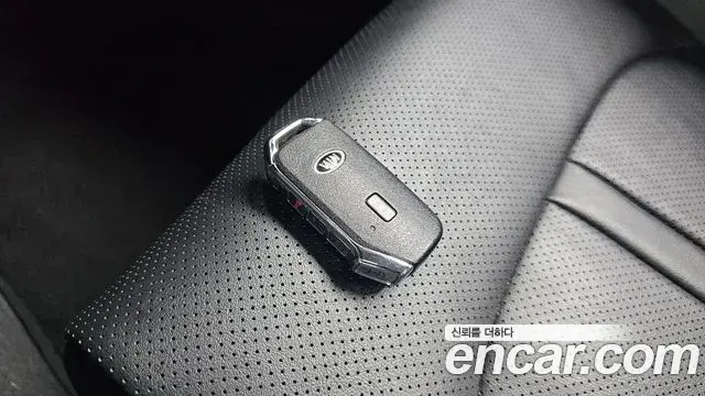 Kia K5 2020 — ფოტო 14/30