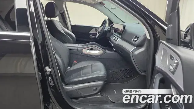 Mercedes-Benz GLE-Class 2020 — Фото 11/20