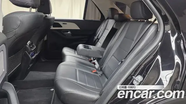 Mercedes-Benz GLE-Class 2020 — Фото 12/20