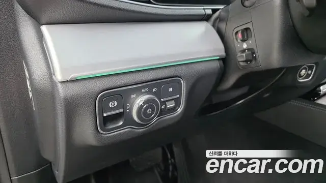 Mercedes-Benz GLE-Class 2020 — Photo 11/33