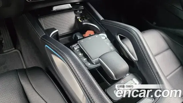 Mercedes-Benz GLE-Class 2020 — Photo 3/33