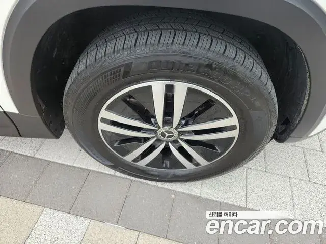 Mercedes-Benz GLB-Class 2021 — Фото 4/20