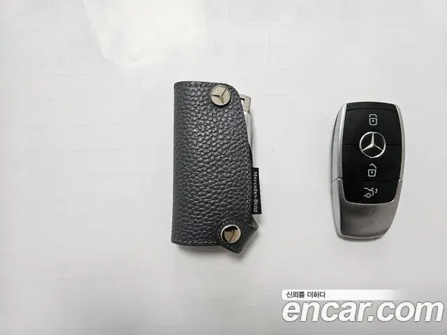Mercedes-Benz GLB-Class 2021 — Фото 16/20
