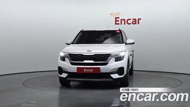 Kia Seltos 2021 — ფოტო 16/32