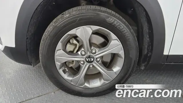 Kia Seltos 2021 — ფოტო 5/32