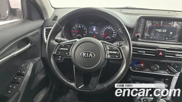 Kia Seltos 2021 — ფოტო 24/32