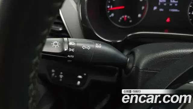 Kia Seltos 2021 — ფოტო 13/32