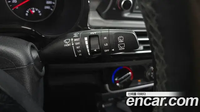 Kia Seltos 2021 — ფოტო 23/32