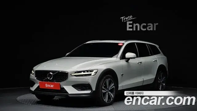 Volvo V60 Cross Country 2019 — ფოტო 9/20