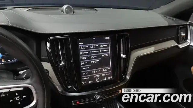 Volvo V60 Cross Country 2019 — ფოტო 12/20