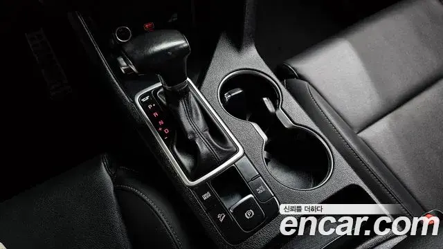 Kia Sportage The Bold 2021 — Photo 29/32