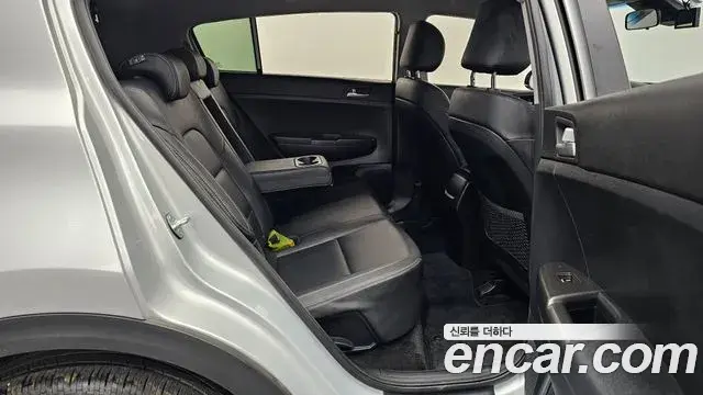 Kia Sportage The Bold 2021 — Photo 30/32