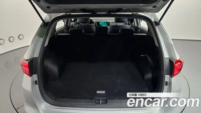 Kia Sportage The Bold 2021 — Photo 28/32