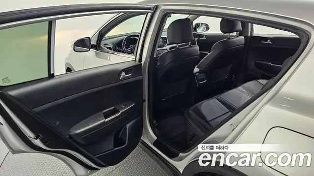 Kia Sportage The Bold 2021 — Photo 21/32